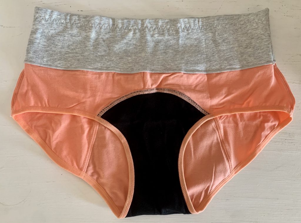 INNERSY Periodenunterwäsche in Orange mit der Innenseite von vorne