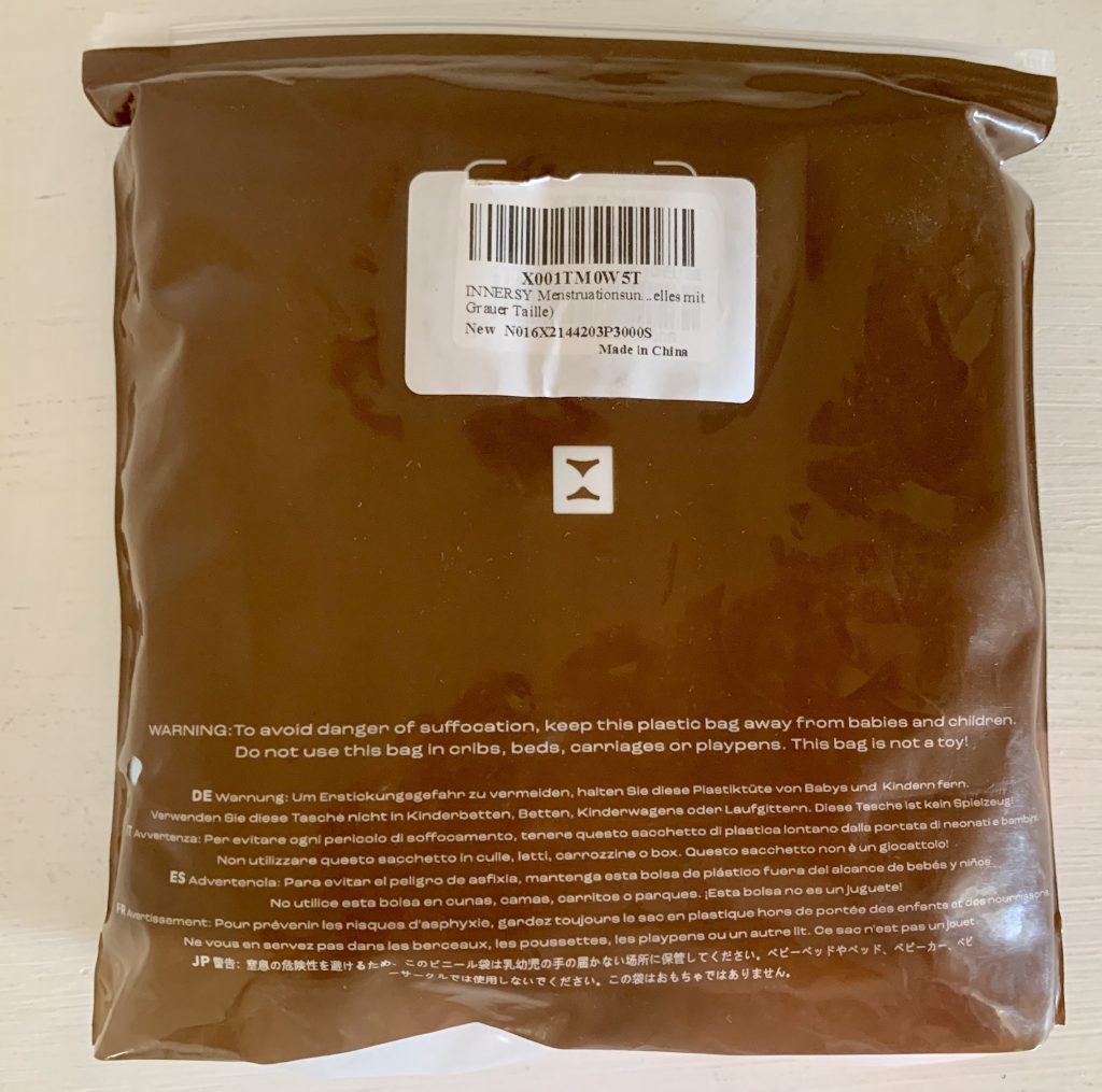 INNERSY Periodenunterwäsche in der Verpackung von hinten
