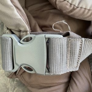 Infantino Flip Advanced Babytrage Verschluss