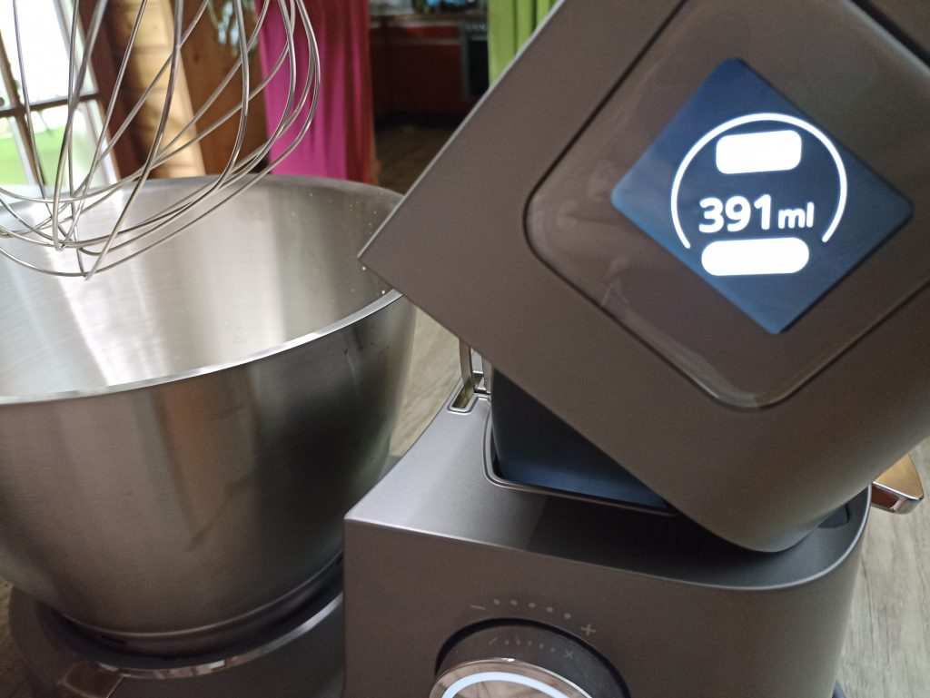 Kenwood Titanium Chef PatissierXL Küchenmaschine, Anzeige der Waage in ml Sahne