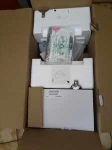 Kenwood Titanium Chef Patissier XL Küchenmaschine, Blick in die Verpackung