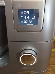 Kenwood Titanium Chef Patissier XL Küchenmaschine, Display mit Drehregler beleuchtet