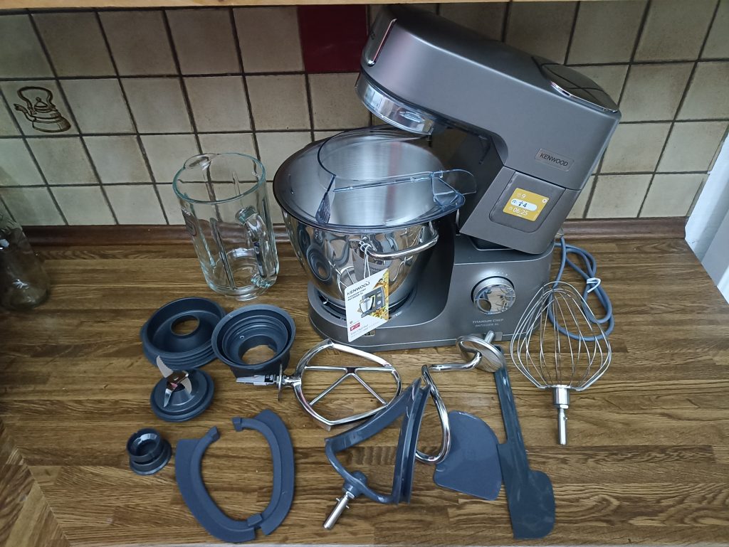 Kenwood Titanium Chef Patissier XL Küchenmaschine, Lieferumfang