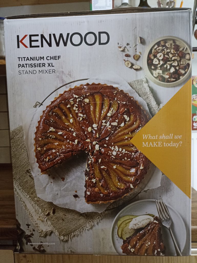 Kenwood Titanium Chef Patissier XL Küchenmaschine, Verpackung Seitenansicht 1