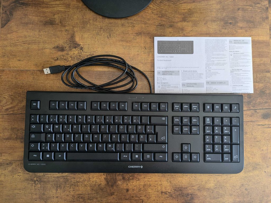 Lieferumfang der Cherry KC1000 Tastatur