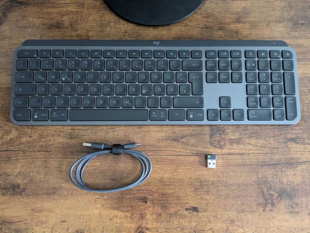 Lieferumfang der Logitech MX Keys S Tastatur