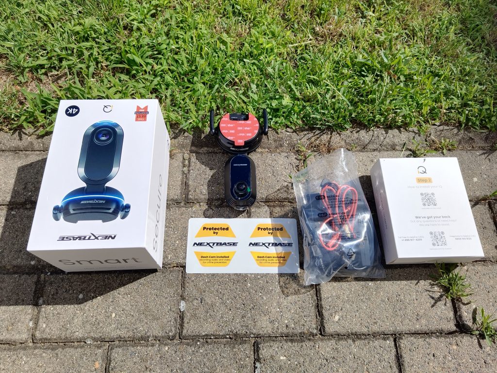 Lieferumfang-der-Nextbase-IQ-Dashcam