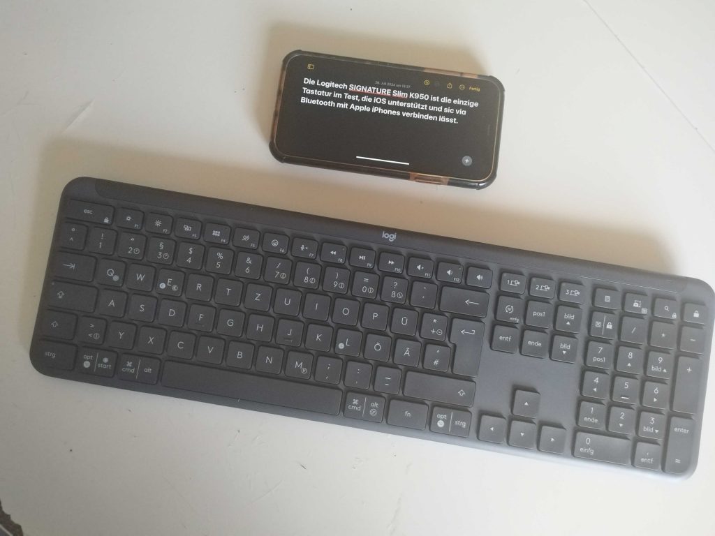 Logitech SIGNATURE Slim K950 mit iPhone