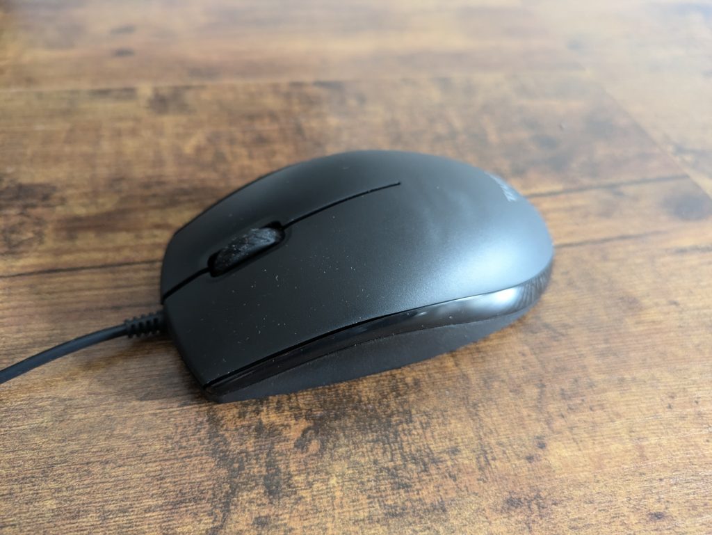 Maus der Trust Taro Tastatur von oben