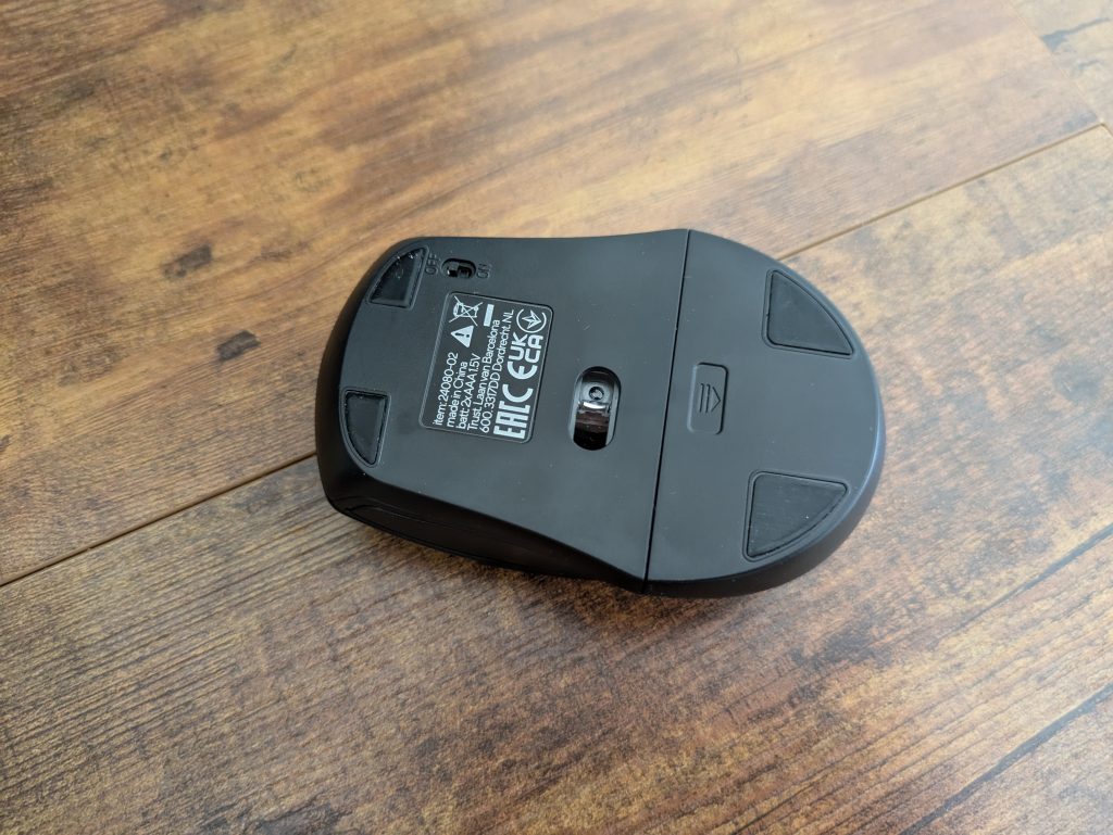 Maus der Trust Ymo Tastatur von unten