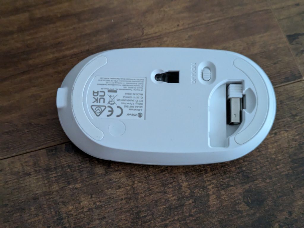 Maus der iClever GK08 Tastatur mit Dongle
