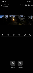 Nachtsicht der Reolink Argus 4 Pro+ Überwachungskamera mit niedriger Helligkeit