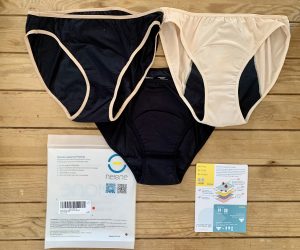 Neione by Intimate Portal Periodenunterschwäsche ausgepackt mit Flyer und Verpackung