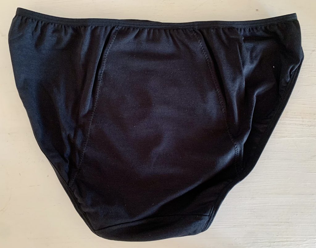 Neione by Intimate Portal Periodenunterschwäsche in Schwarz von hinten