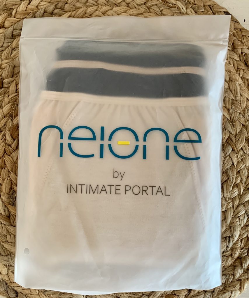 Neione by Intimate Portal Periodenunterschwäsche in der Verpackung von vorne