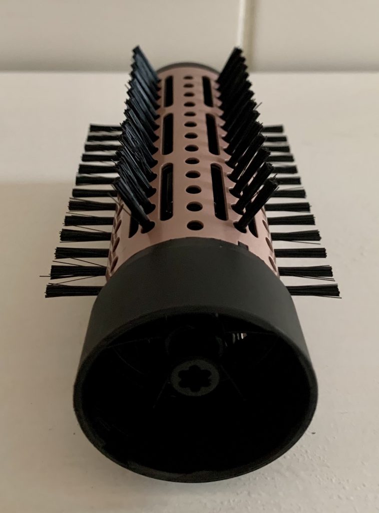 Remington AS8606 Warmluftbürste Nahaufnahme Rundbürset von hinten