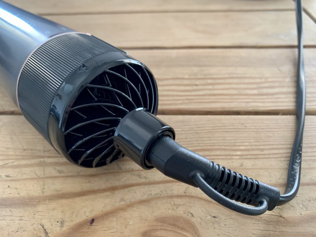 Remington AS8811 Warmluftbürste Nahaufnahme Filter und Aufhängöse