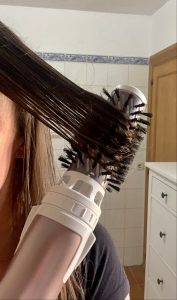 Rowenta Premium Care Brush Activ Volume & Shine CF9540 Warmluftbürste Verwendung der Rundbürste