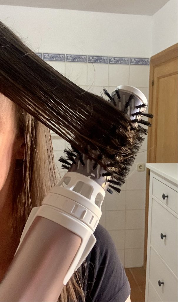 Rowenta Premium Care Brush Activ Volume & Shine CF9540 Warmluftbürste Verwendung der Rundbürste