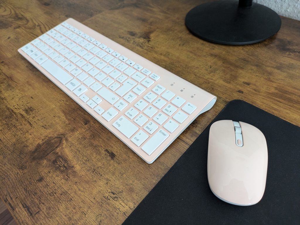 Titelbild der Cimetech KF10 Tastatur von rechts