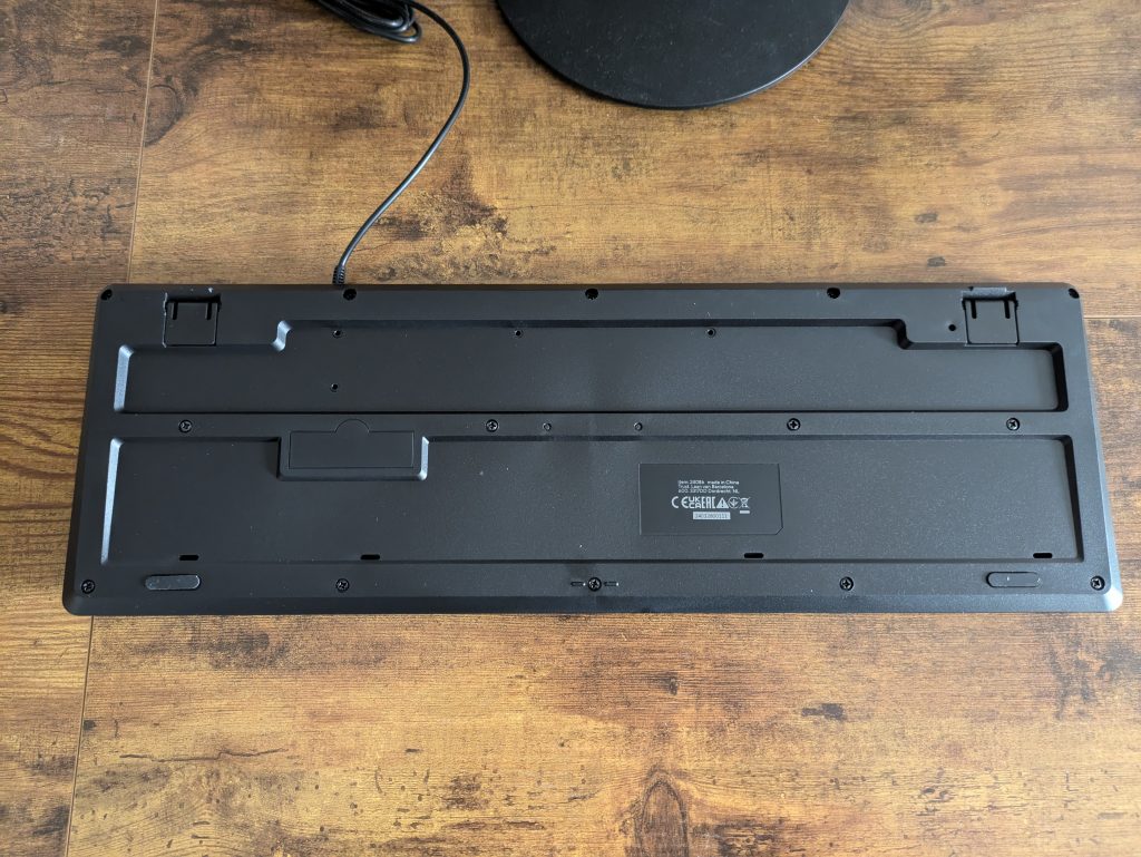 Trust Taro Tastatur von unten