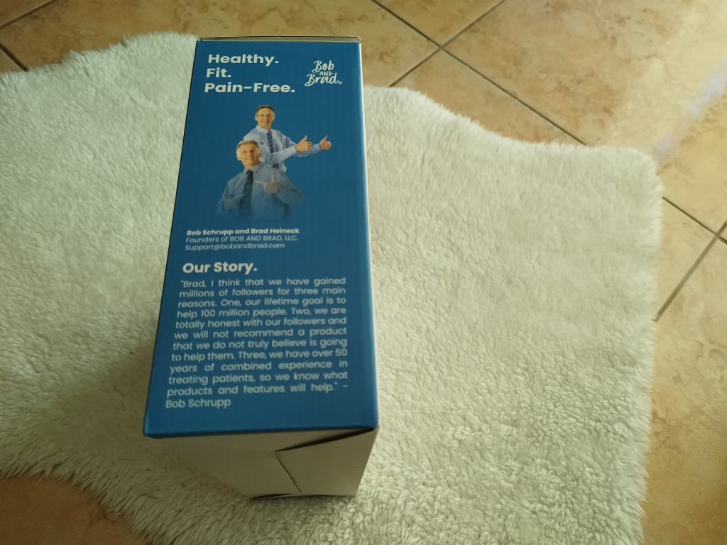 Verpackung-der-Bob-and-Brad-C2-Pro-Massagepistole-von-Rechts
