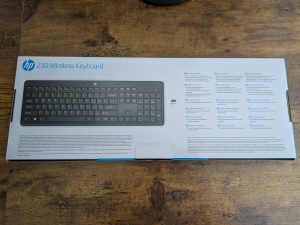 Verpackung der HP 230 Tastatur von unten