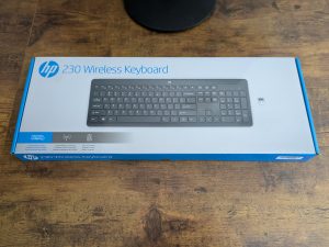 Verpackung der HP 230 Tastatur von vorne