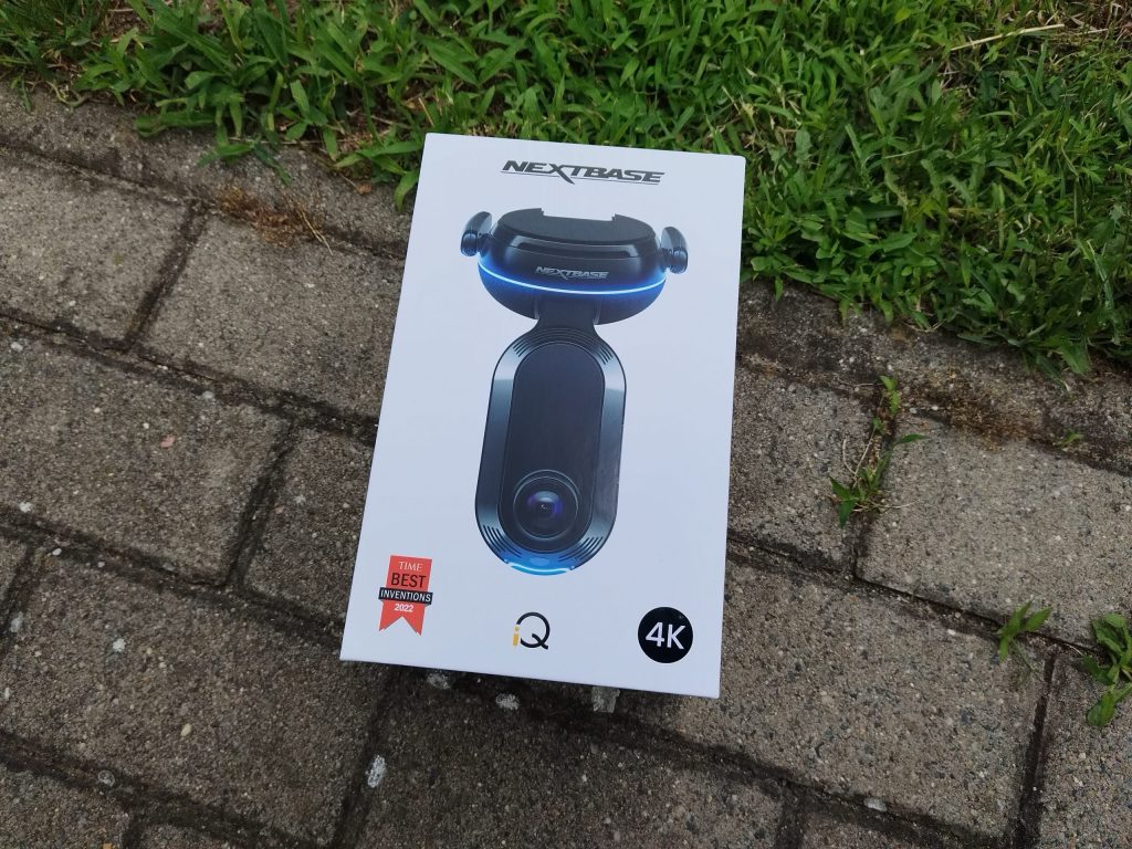 Verpackung-der-Nextbase-IQ-Dashcam-von-vorne