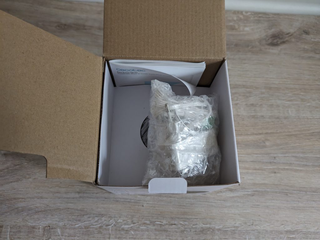 Verpackung des Cecotec Pure Aroma Luftbefeuchters geöffnet