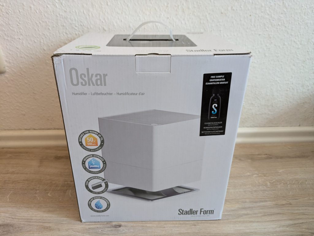 Verpackung des Stadler Form Oskar Luftbefeuchters von vorne