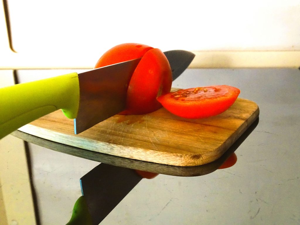 Zwilling V-Edge Messerschärfer Schärfetest
