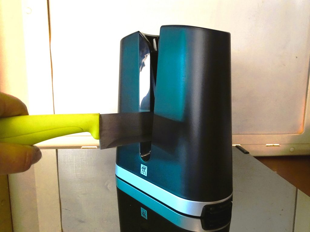 Zwilling V-Edge Messerschärfer im Test