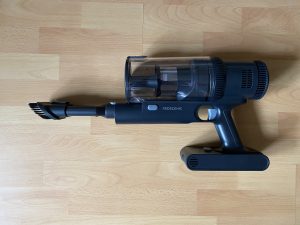 Proscenic P11 Mopping Akku-Staubsauger mit Flachsaugdüse und ausgefahrener Bürste