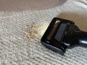 Rowenta RH98A8wo X-Force Flex 12.60 Akku-Staubsauger beim Saugen 3