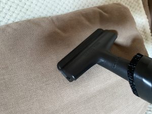 Rowenta RH98A8wo X-Force Flex 12.60 Akku-Staubsauger beim Saugen 6