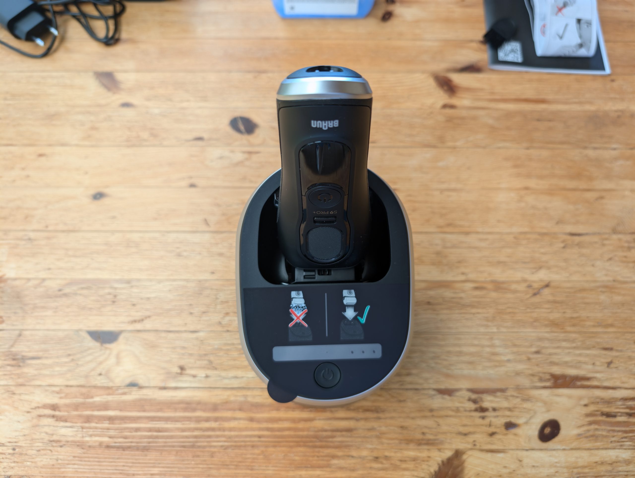 Automatische Reinigungsstation des Braun Series 9 Pro Rasierers
