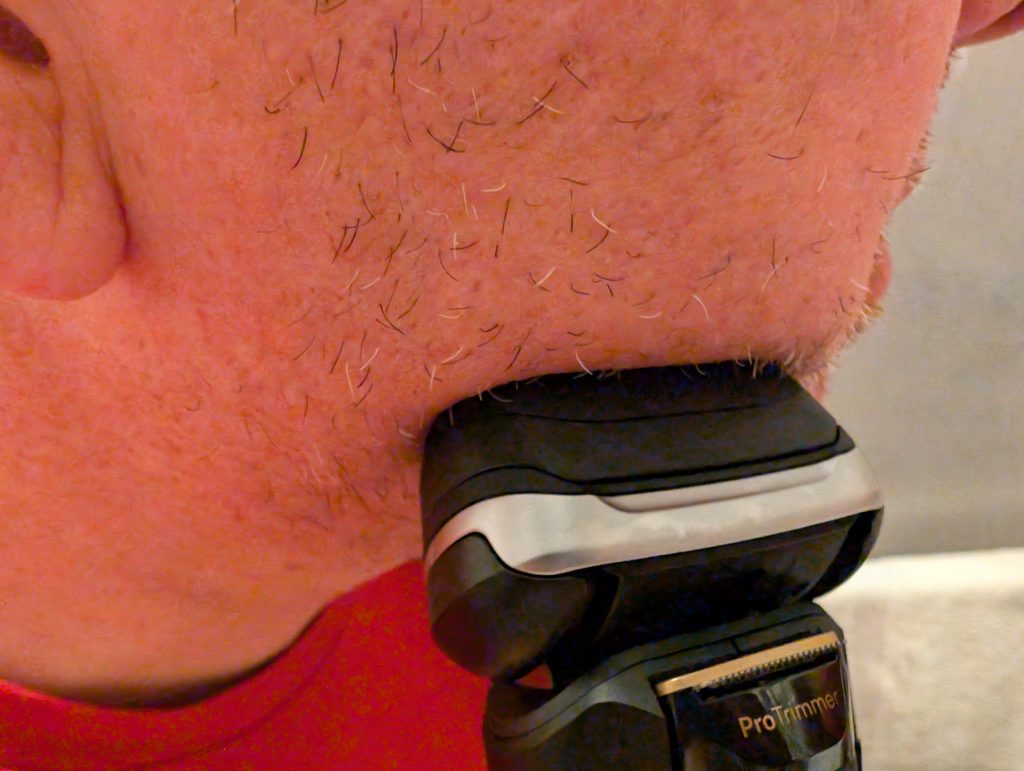 Braun Series 9 Pro+ Rasierer während der Rasur