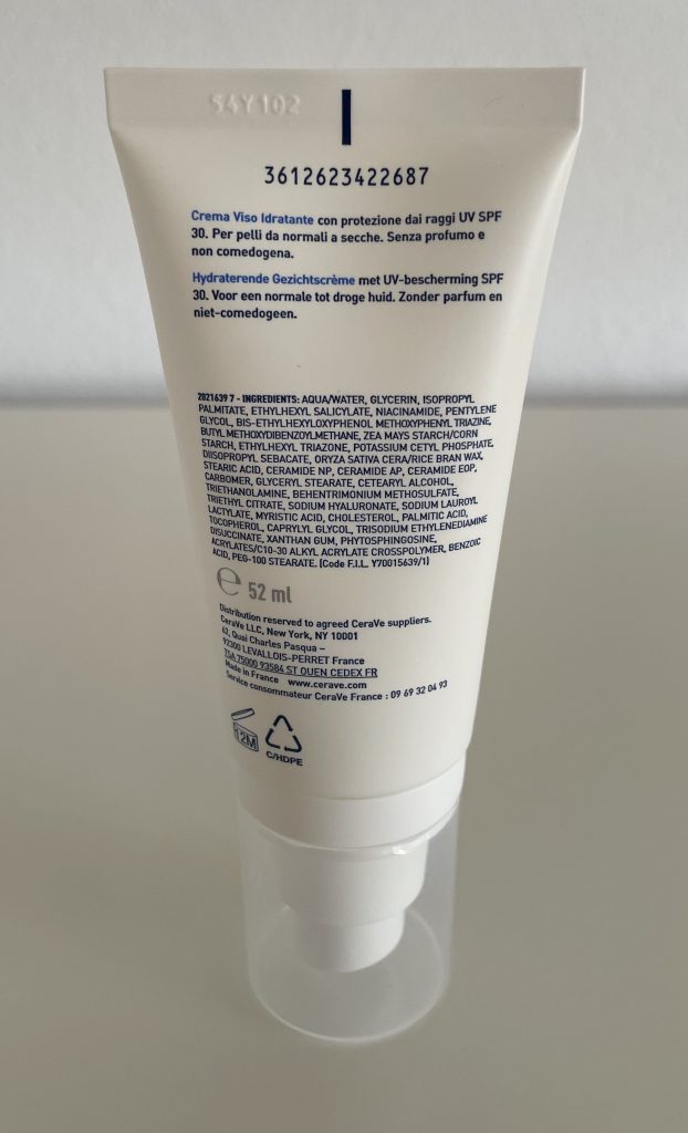 CeraVe Feuchtigkeitsspendende Gesichtscreme Tube von hinten