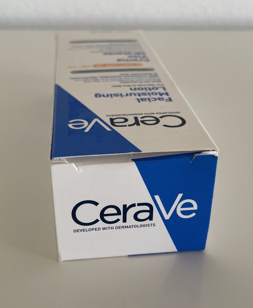 CeraVe Feuchtigkeitsspendende Gesichtscreme in der Verpackung von oben