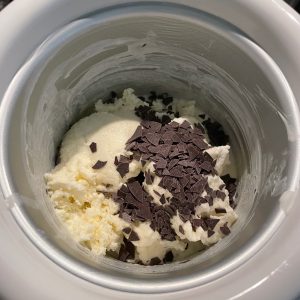 Clatronic ICM 3764 Eismaschine Eis mit Schokostückchen