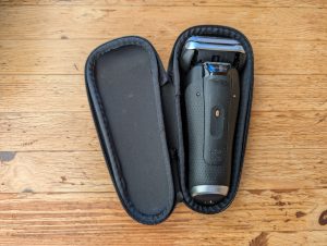 Etui des Braun Series 9 Pro+ Rasierers geöffnet