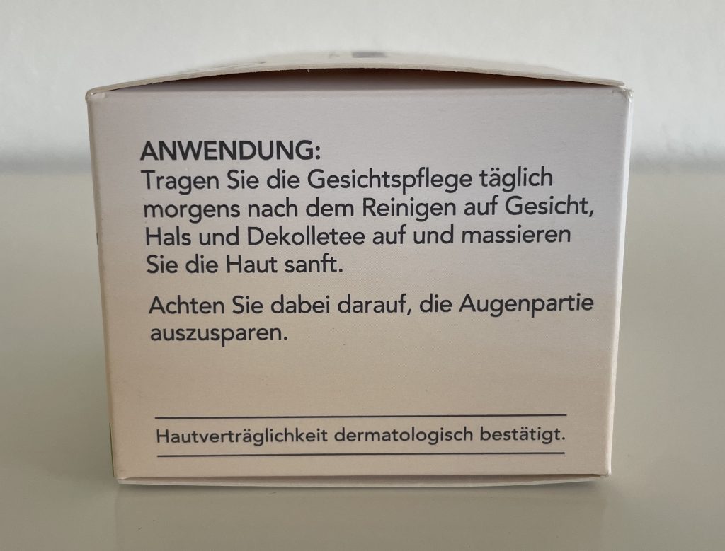 Florena 24 h Feuchtigkeit Gesichtscreme in der Verpackung von der Seite