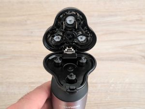 Geöffneter Grundig ProClub MS 8130 Rasierer