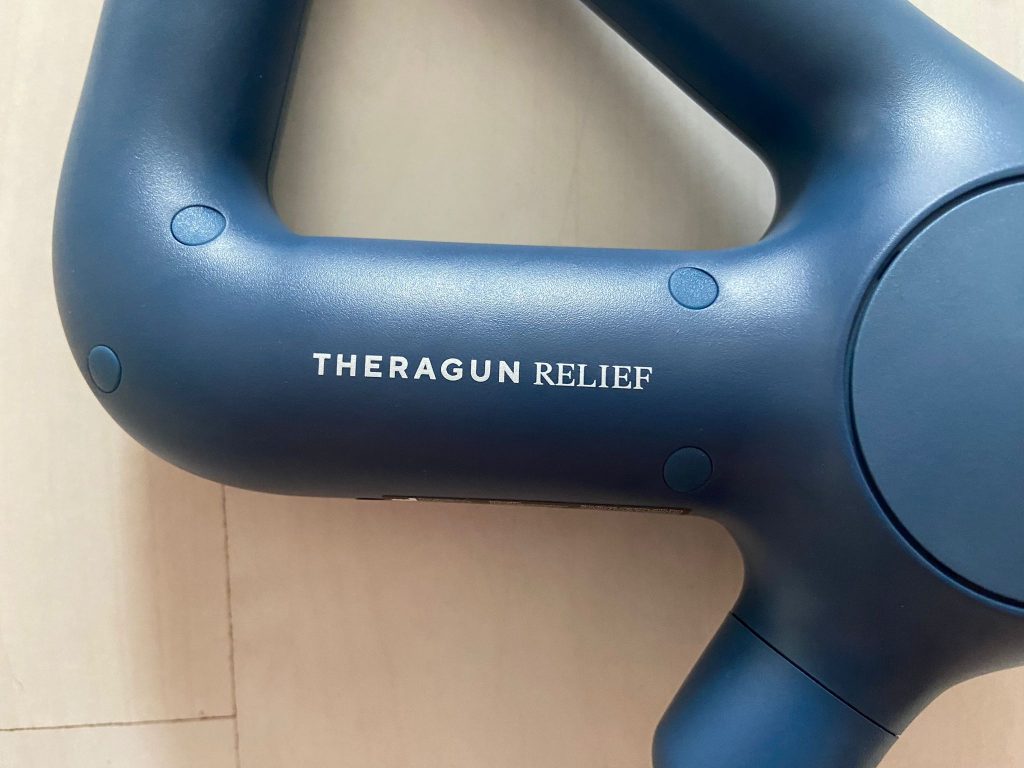 Griff der Theragun Relief Massagepistole