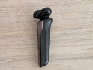 Grundig ProClub MS 8130 Rasierer von links