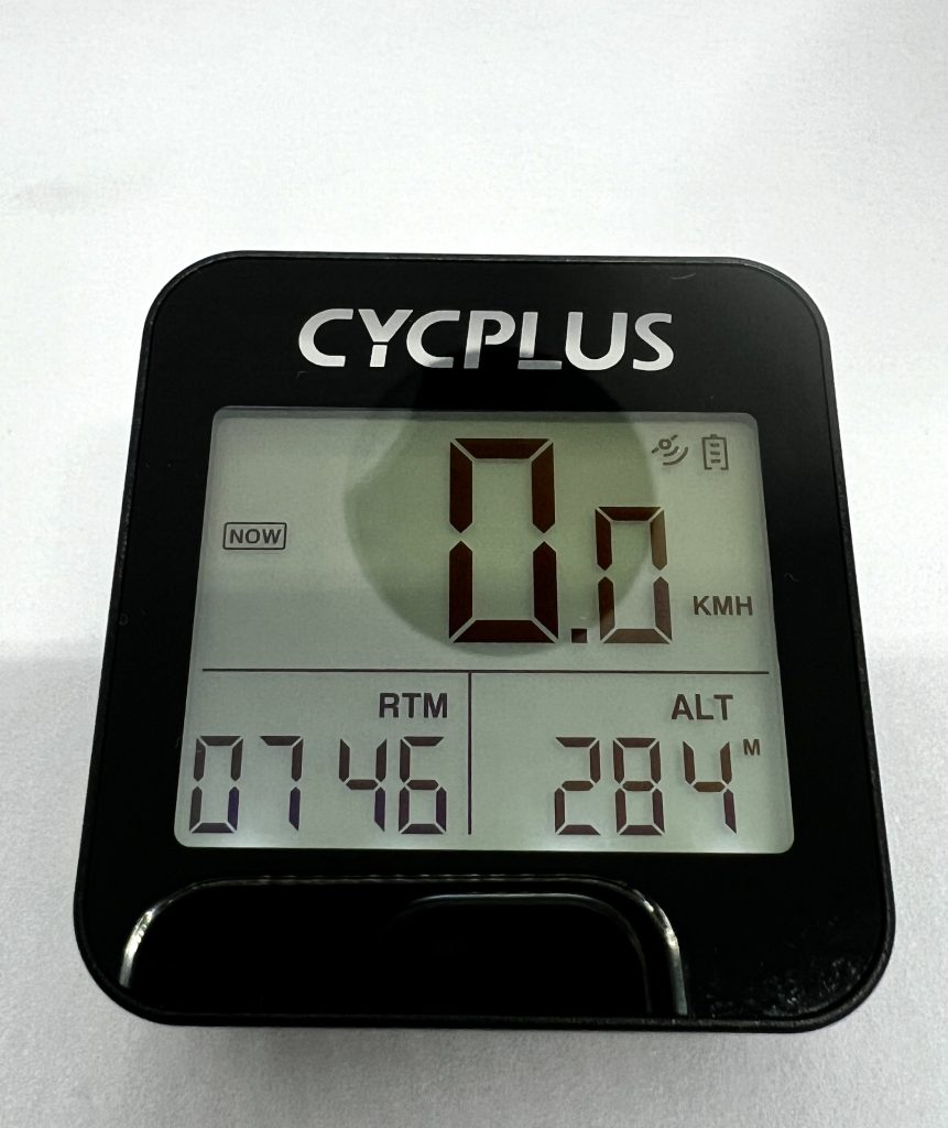 CYCPLUS G1 Fahrradcomputer angeschaltet