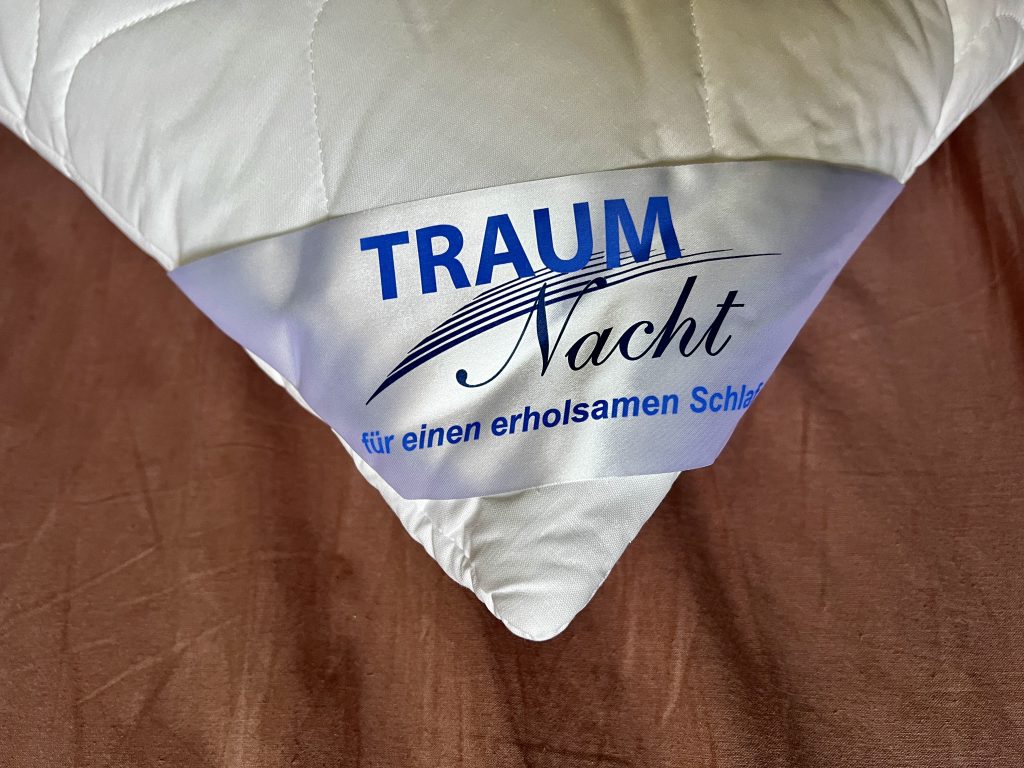 TRAUMNACHT 4-Star Kopfkissen