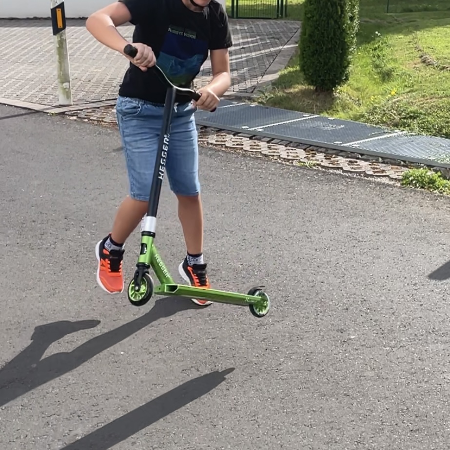KESSER® Stunt Scooter X-Limit-Pro Drehung
