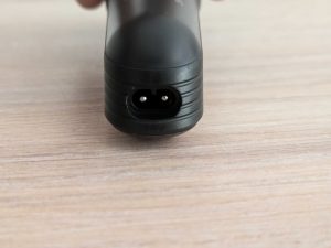 Ladeanschluss des Grundig ProClub MS 8130 Rasierers